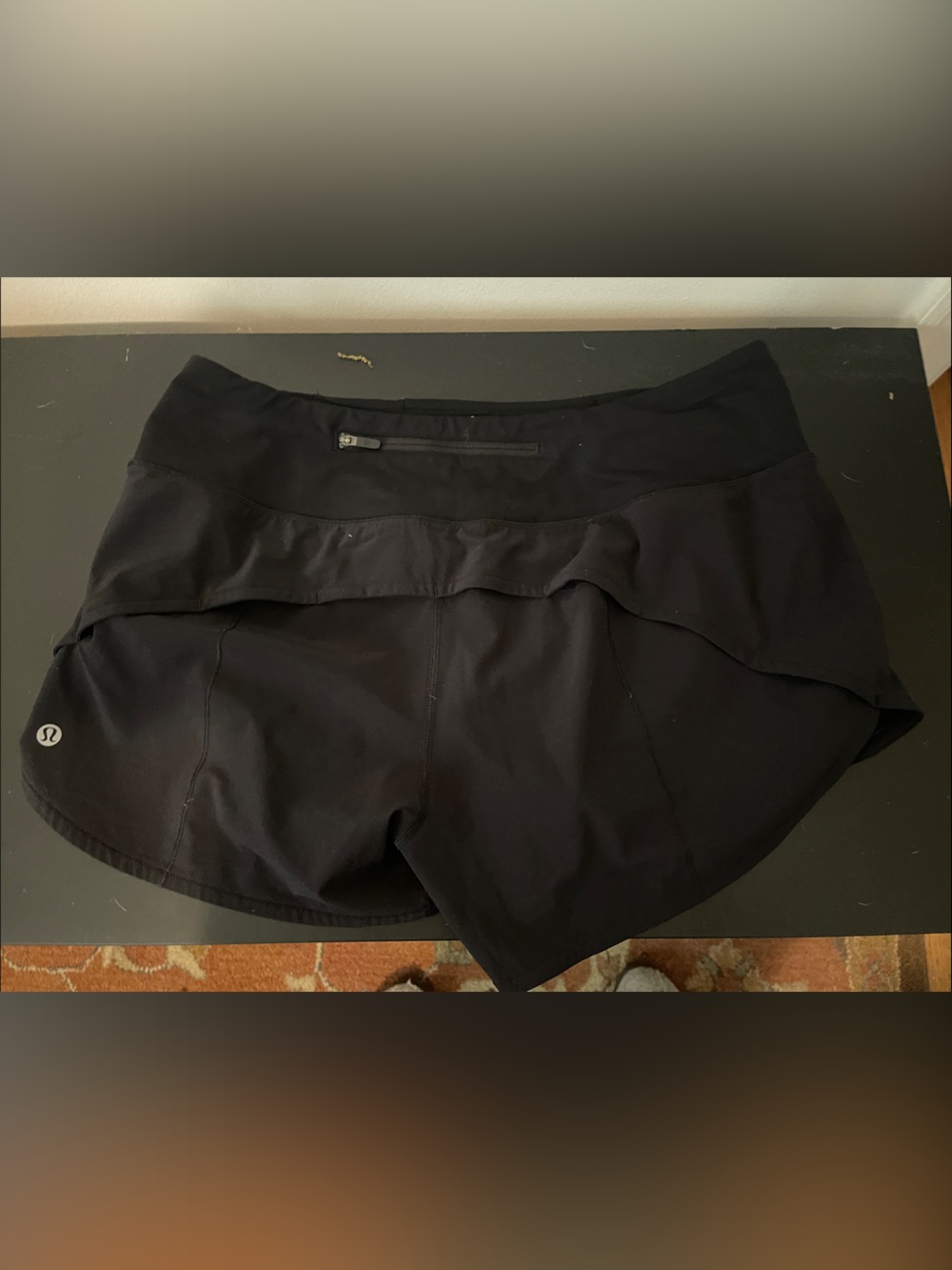 Lululemon Speed Up Mid-Rise Lined Short 4” size 10 - Picture 2 of 3